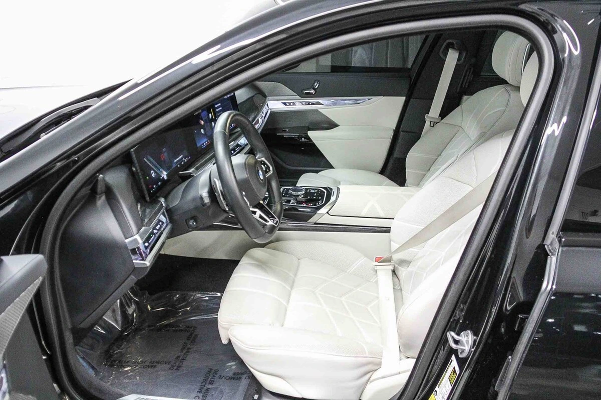 2024 BMW 7 Series 760i - Photo 19