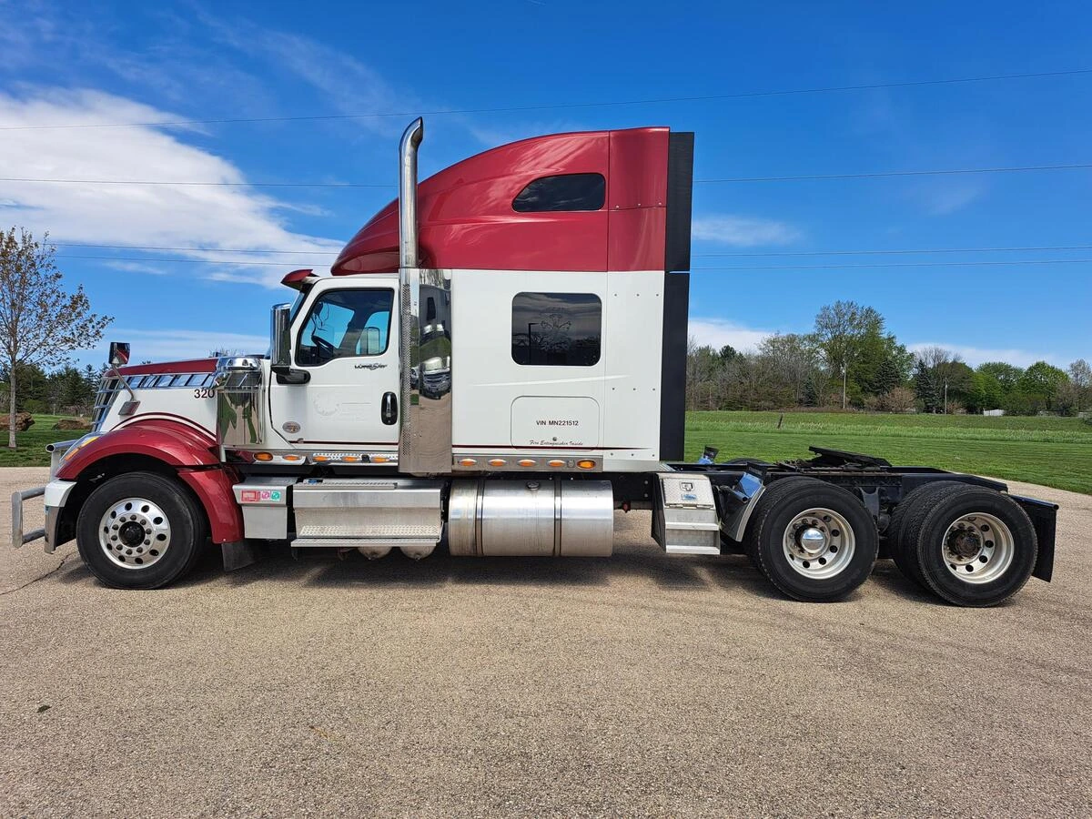 2021 International LoneStar — photo 7