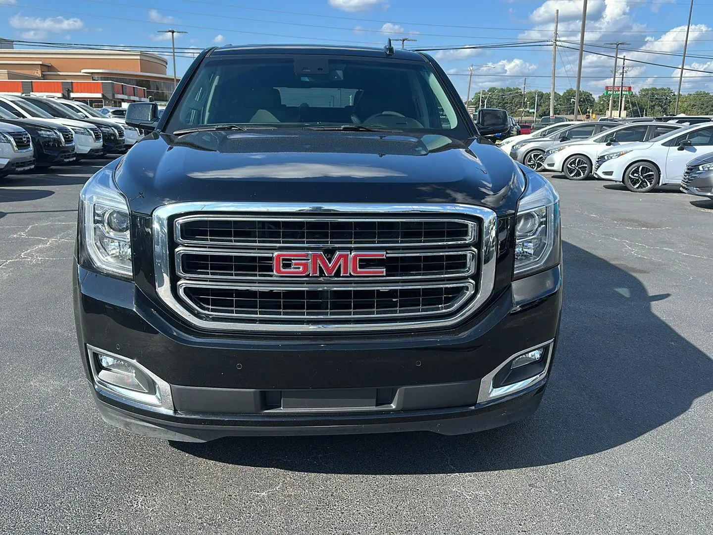 2017 Gmc Yukon SLT photo 2