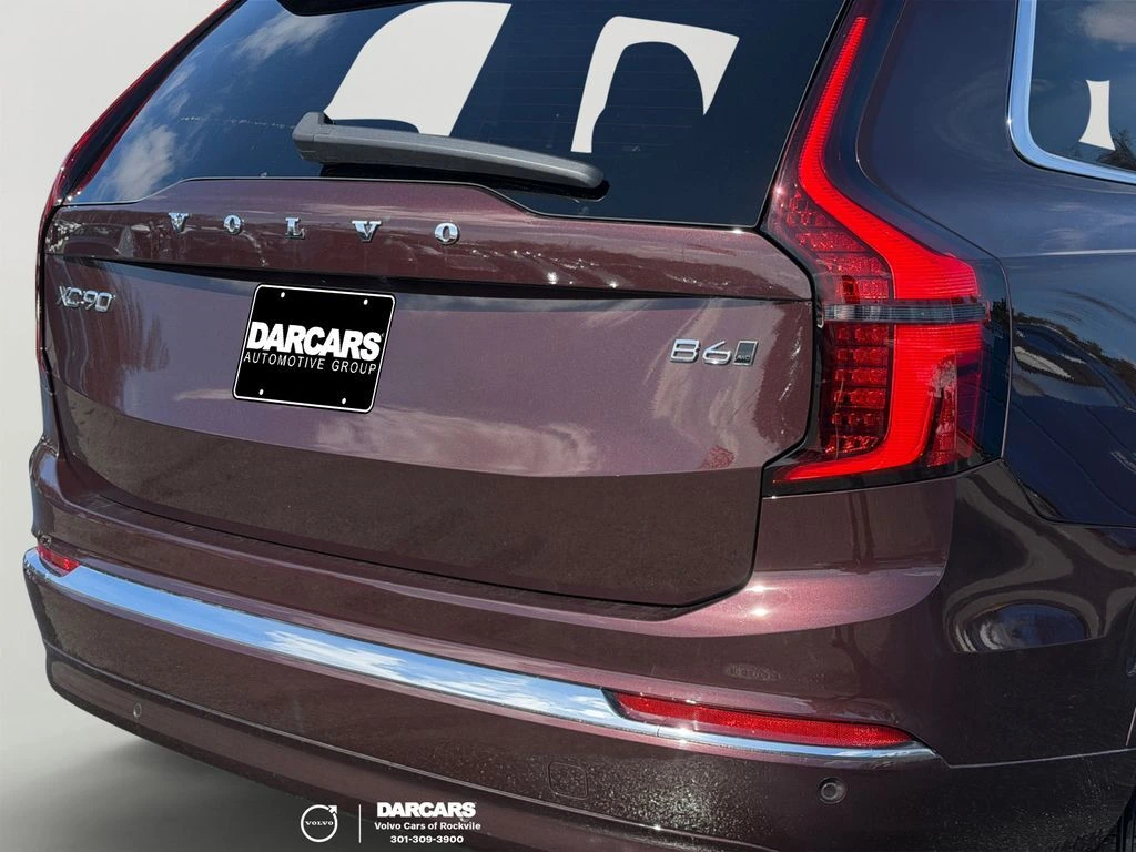 2025 Volvo - image 10