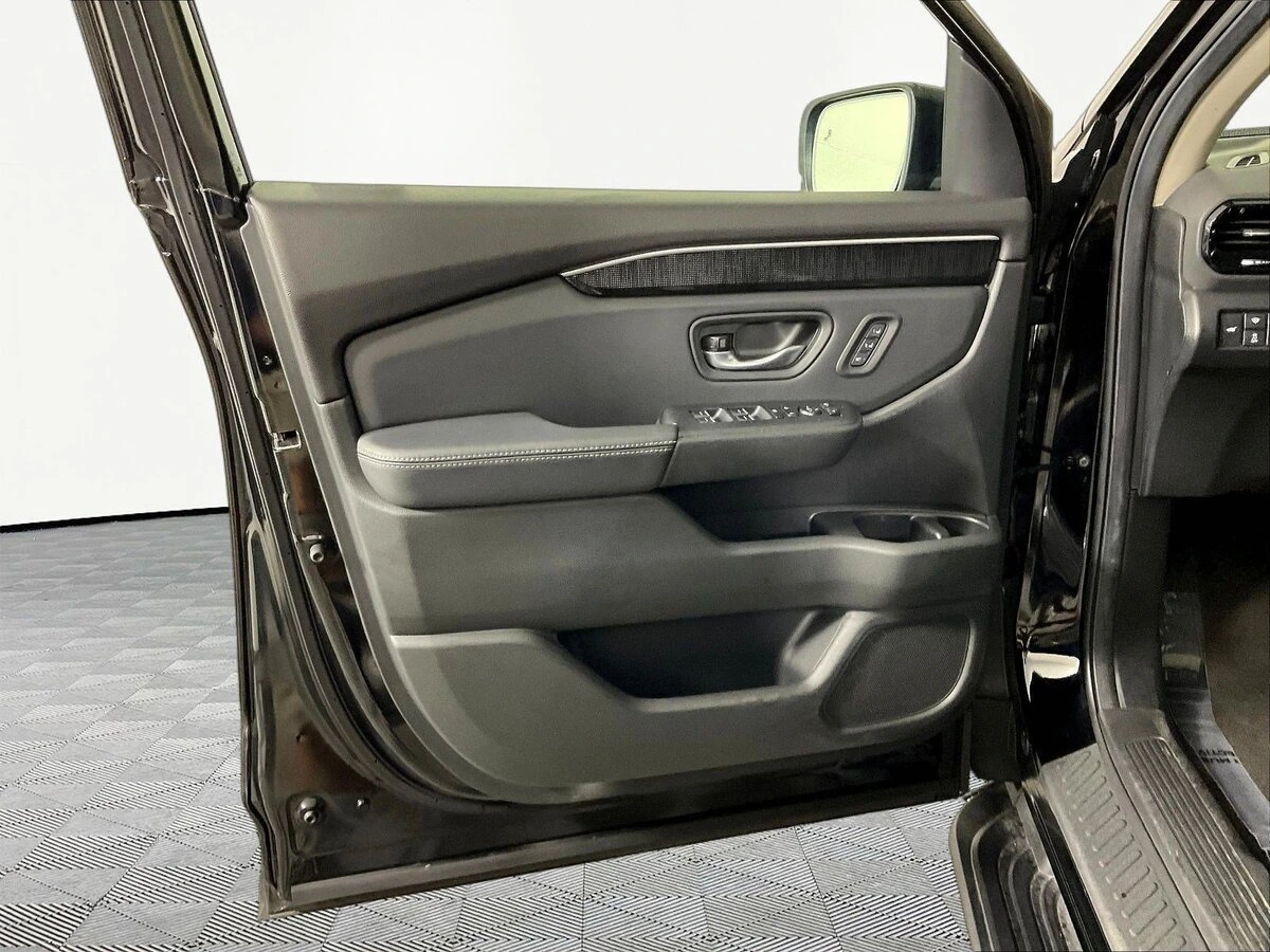 2025 Honda Pilot Elite - Photo 20