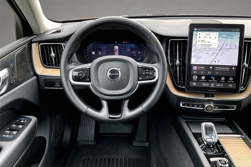2026 Volvo - image 8