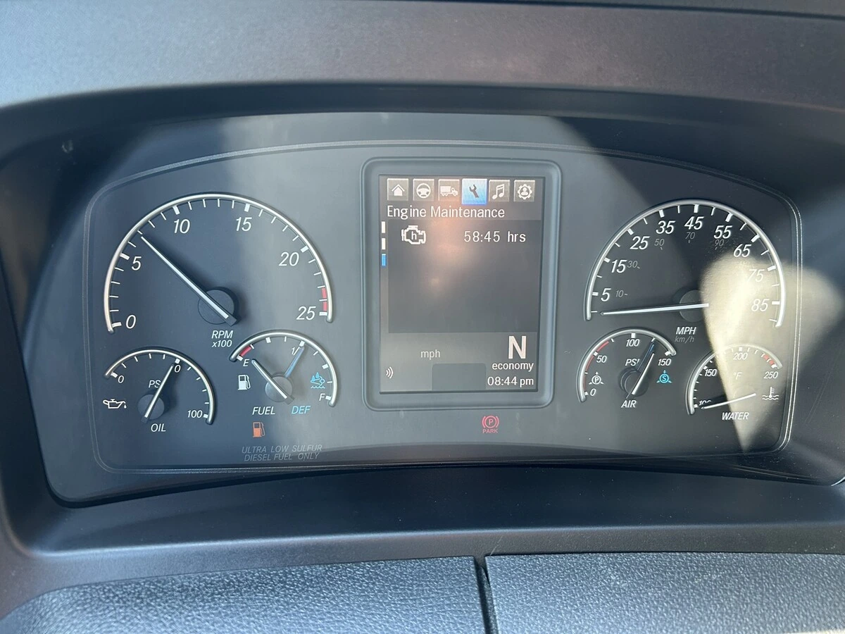 2026 Freightliner Cascadia - image 16