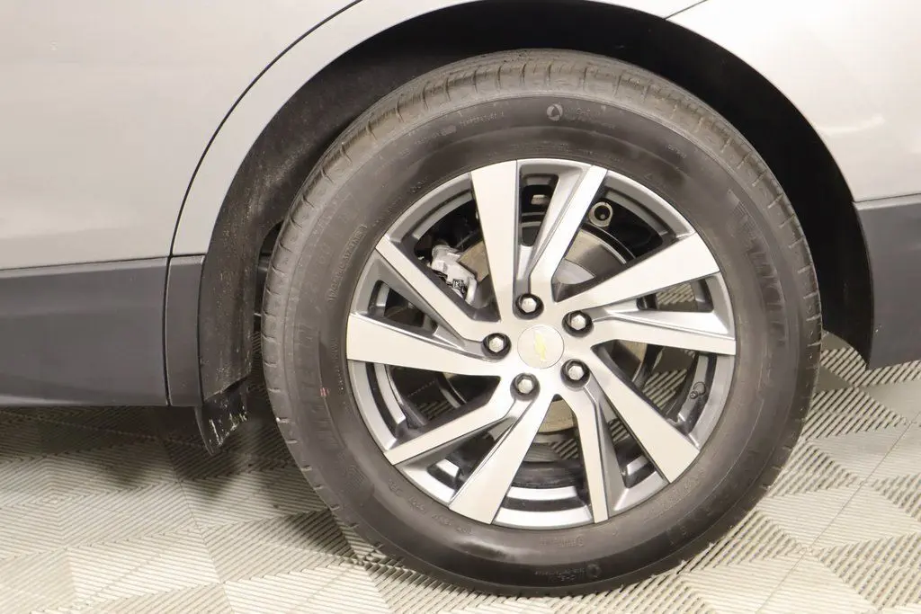 2024 Chevrolet Equinox LT photo 16