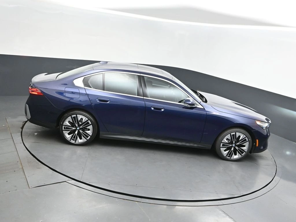 2026 BMW 5 Series 530i - Photo 35