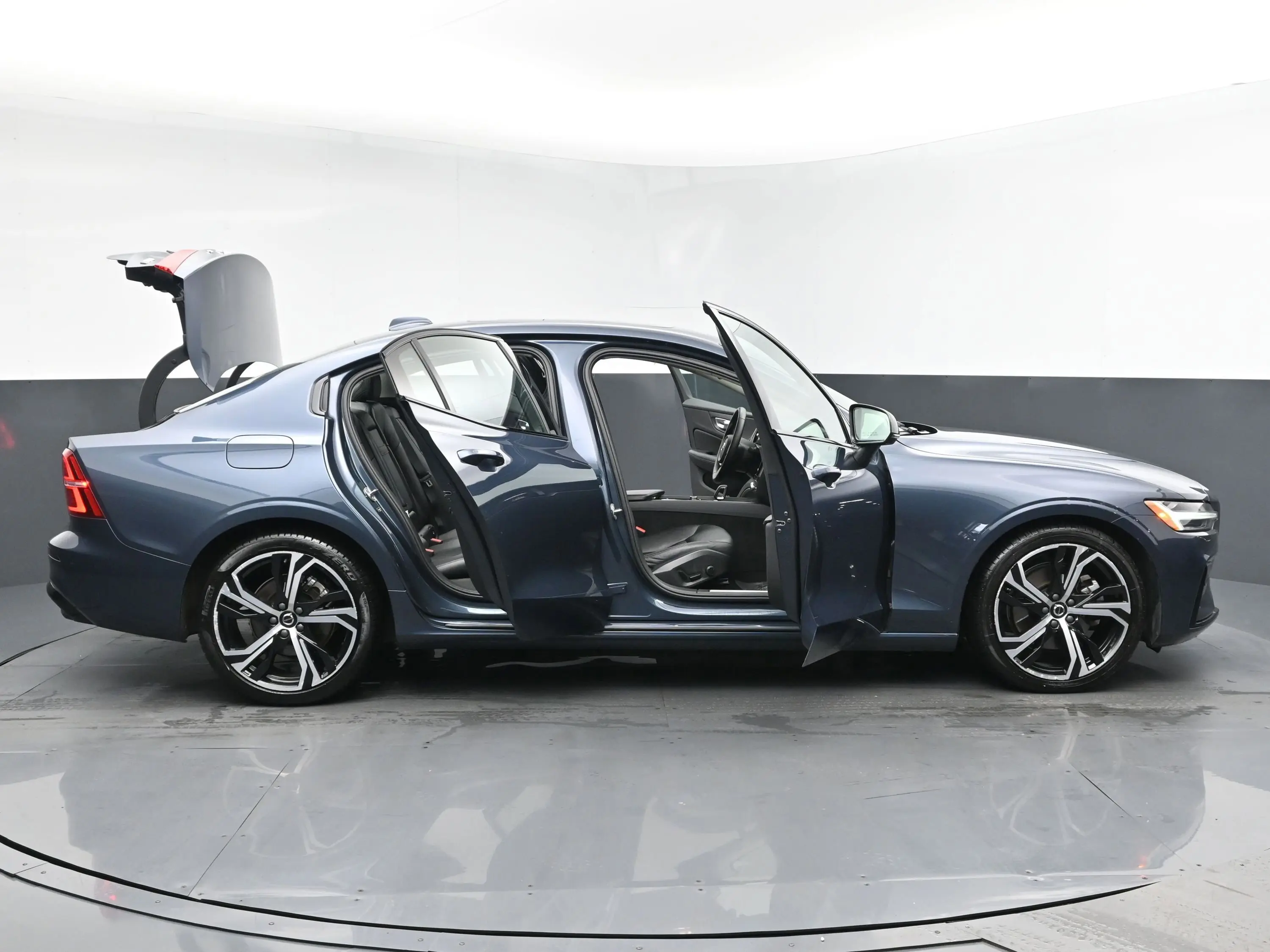 2024 Volvo S60 B5 AWD Core photo 32