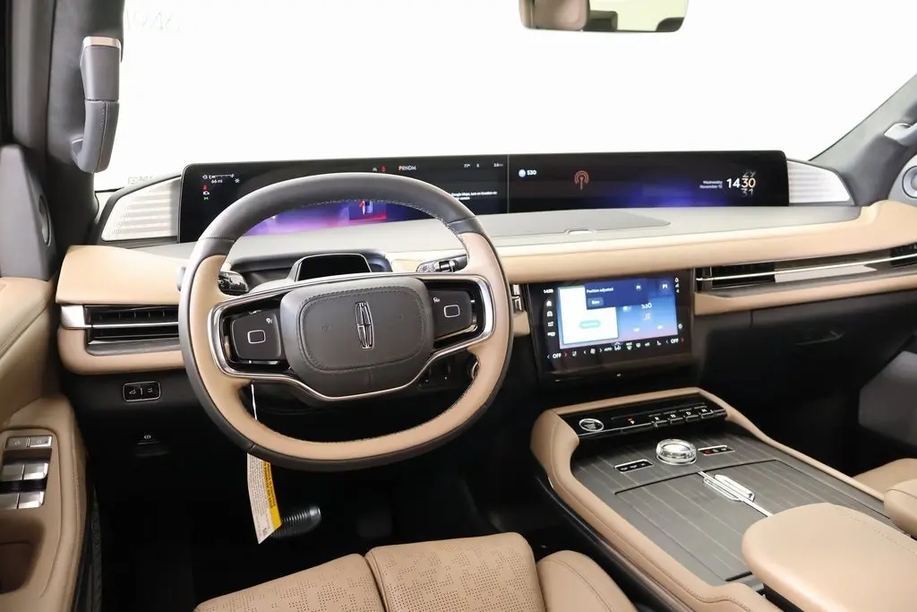 2025 Lincoln Navigator Black Label photo 2