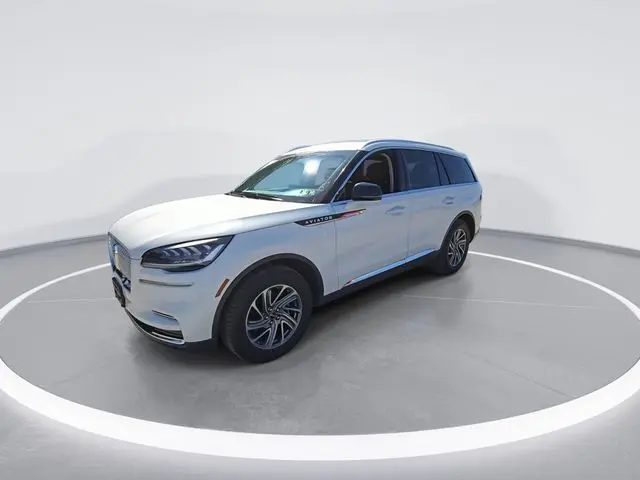 2020 Lincoln Aviator Standard photo 4