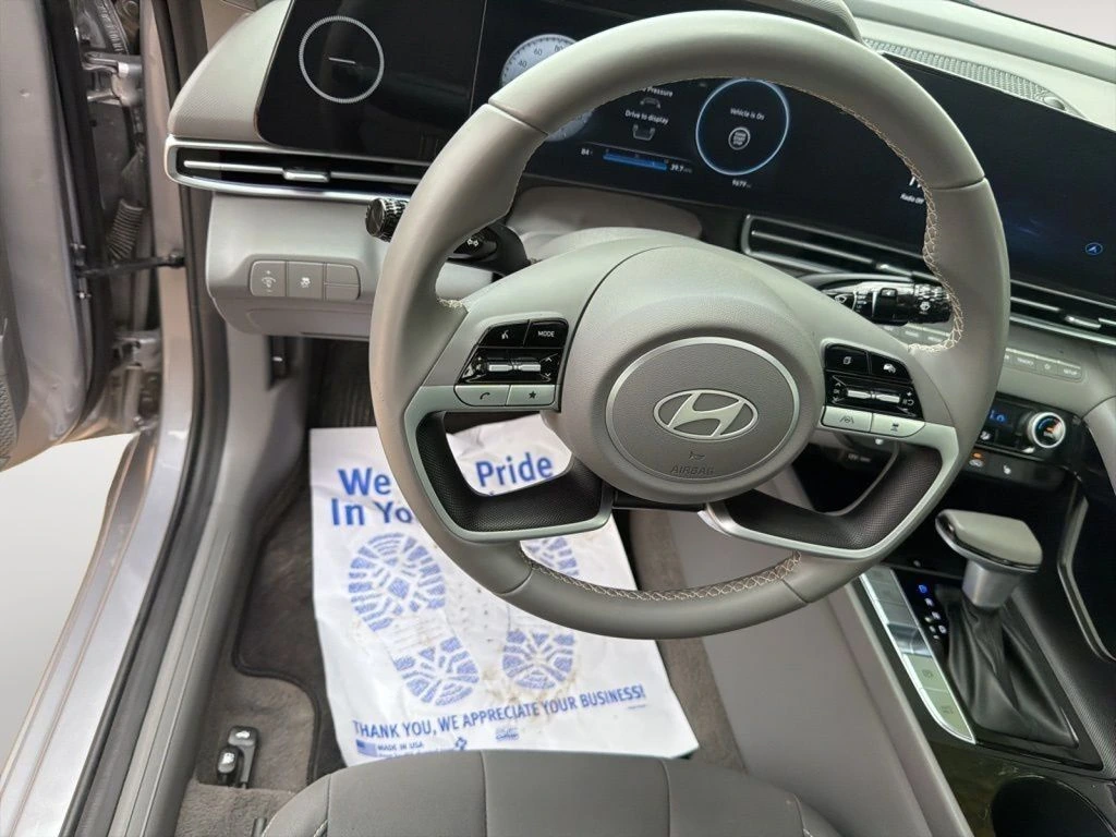 2025 Hyundai Elantra SEL - Photo 16