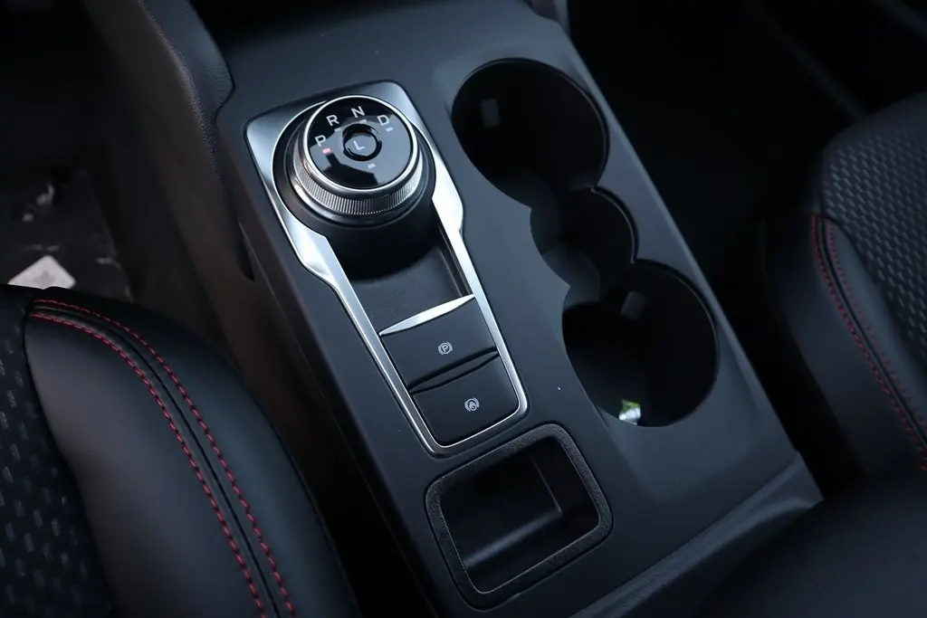 2026 Ford Escape ST-Line photo 9