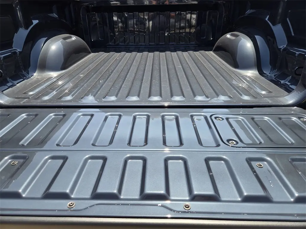 2026 Ram 1500 Laramie photo 20