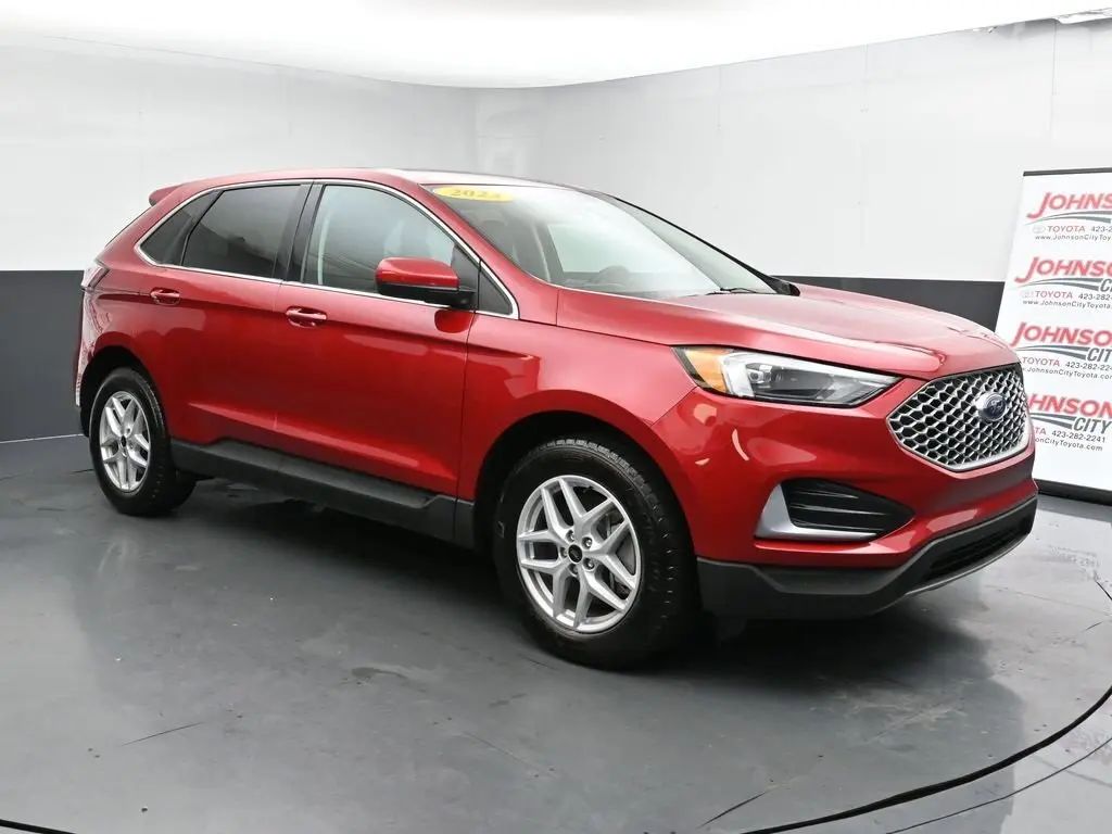 2023 Ford Edge SEL photo 2