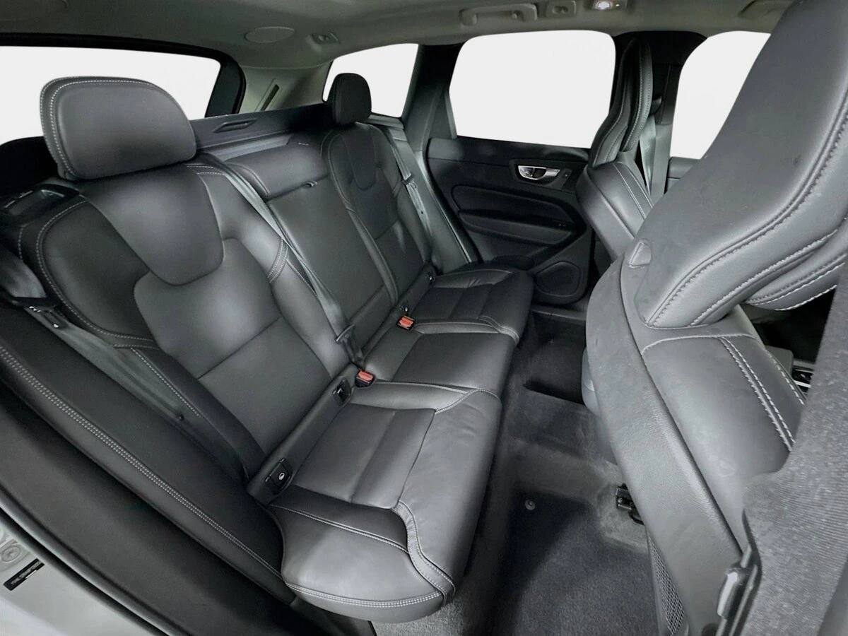 2023 Volvo - image 29