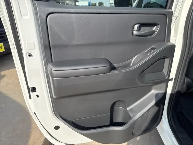 2026 Nissan Frontier SV photo 18