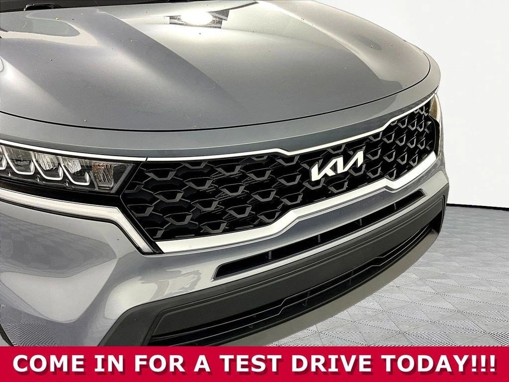2023 Kia Sorento LX - Photo 28