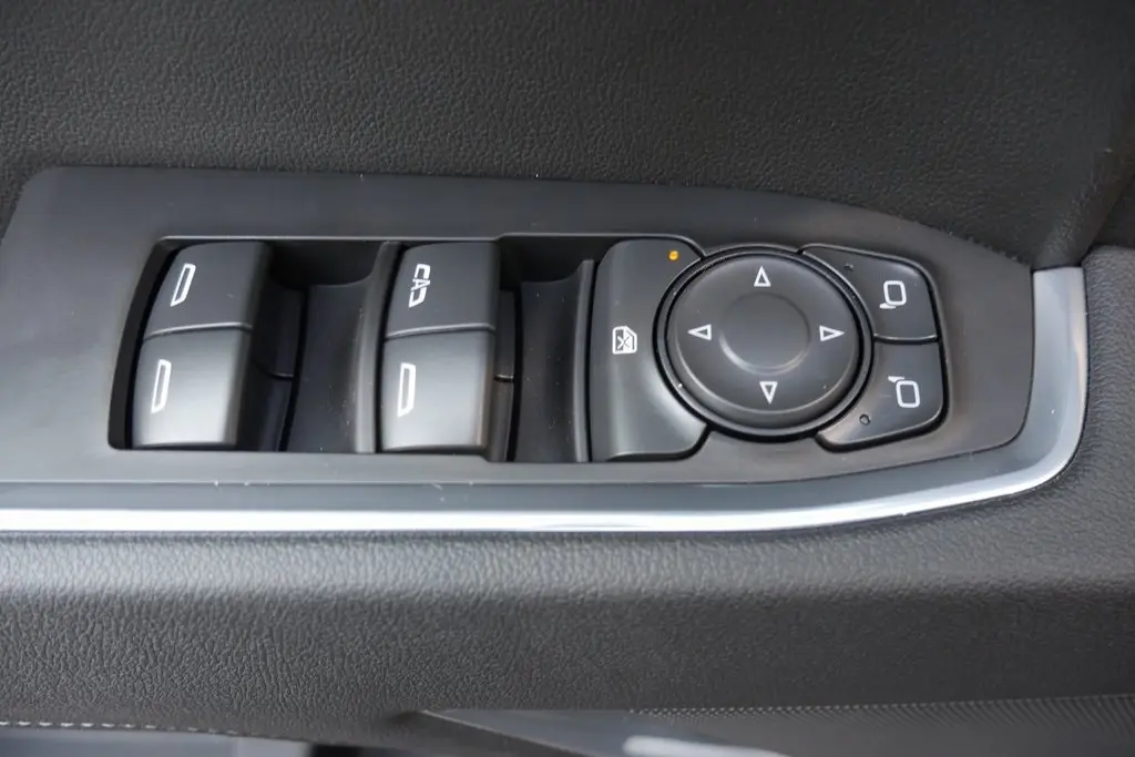 2025 Chevrolet Silverado 1500 LT photo 27