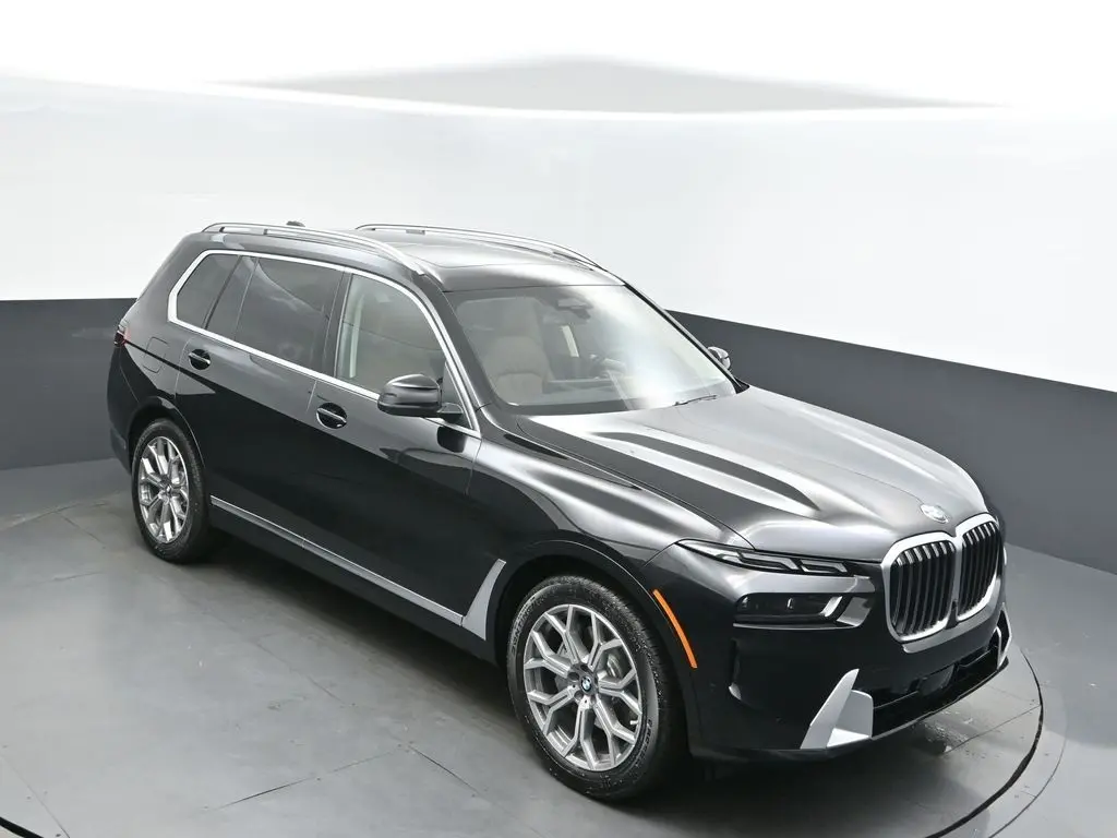2026 BMW X7 40i's photo