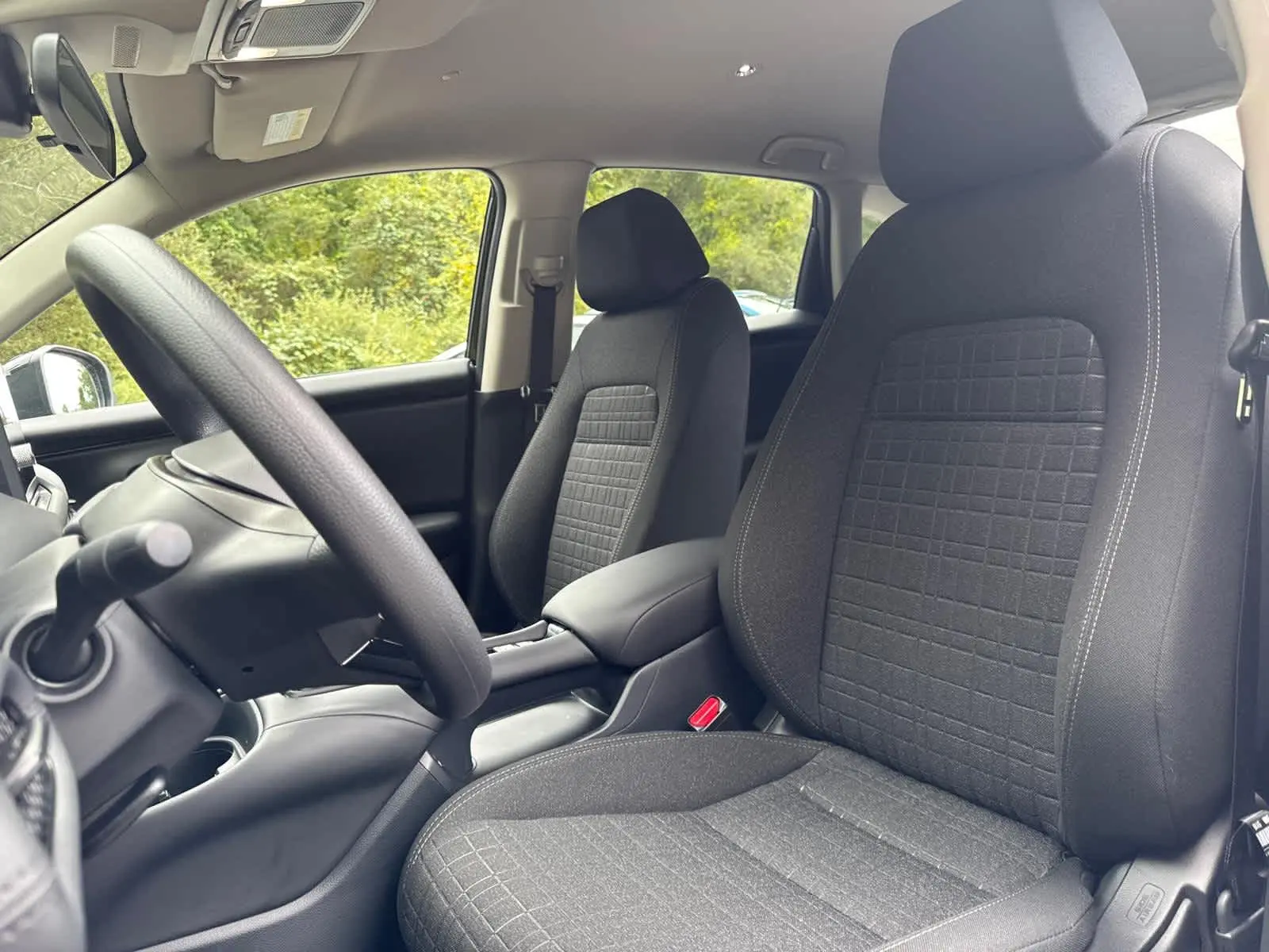 2026 Honda HR-V LX photo 12