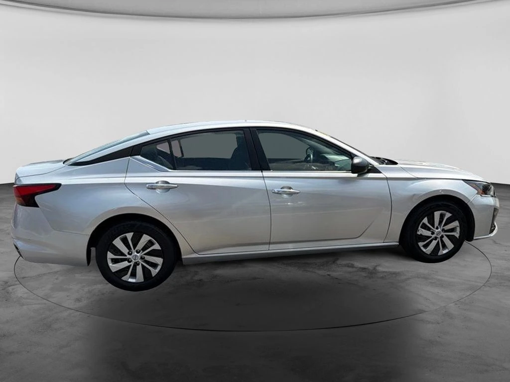2024 Nissan Altima S - Photo 11