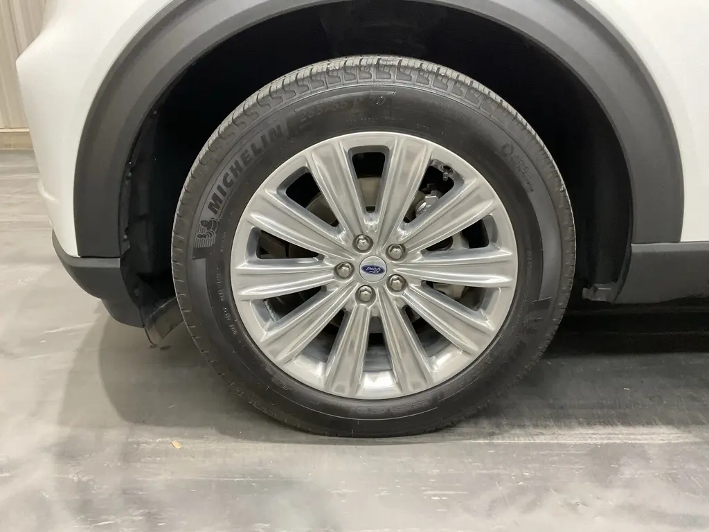 2024 Ford Explorer Limited photo 3