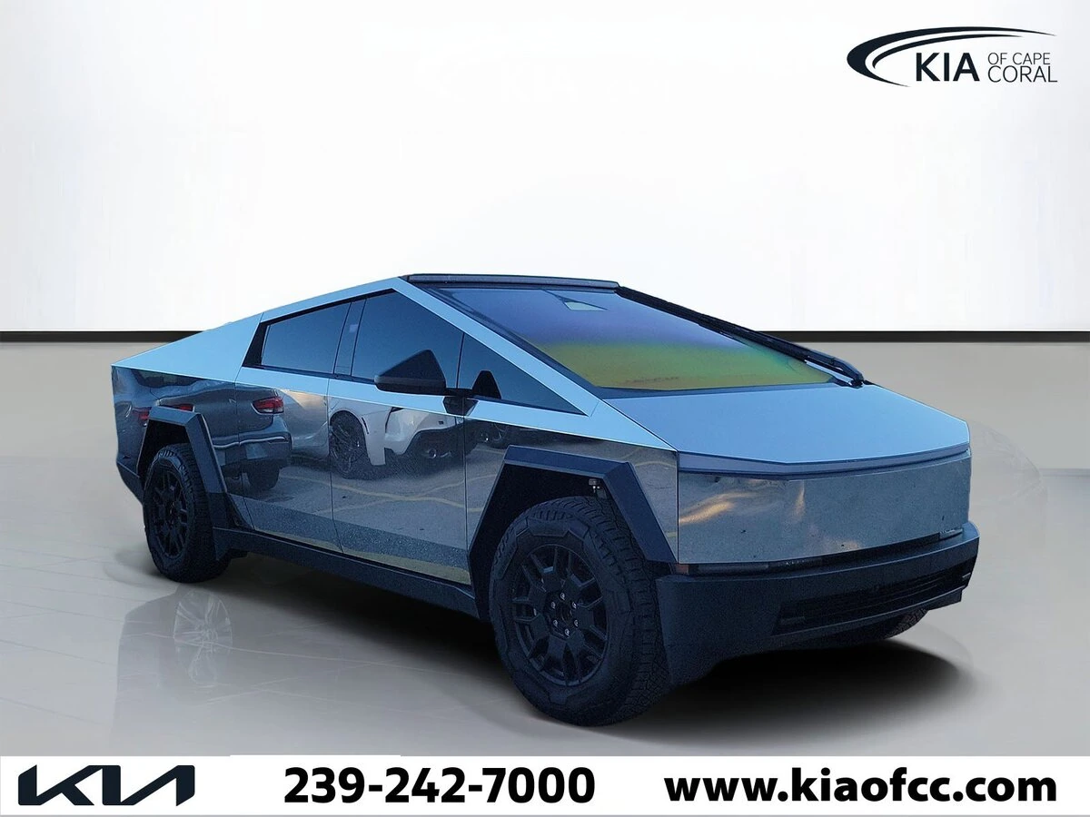 2025 Tesla Cybertruck