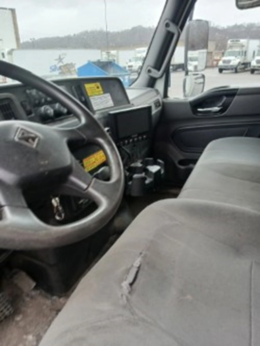 2019 International MV - image 8