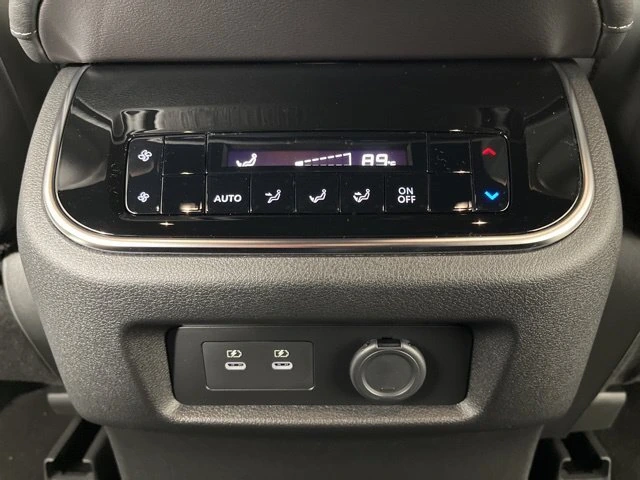 2026 Nissan Armada SL - Photo 44
