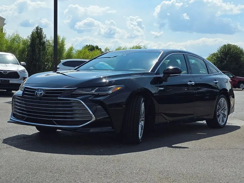 2021 Toyota Avalon Hybrid Limited photo 13