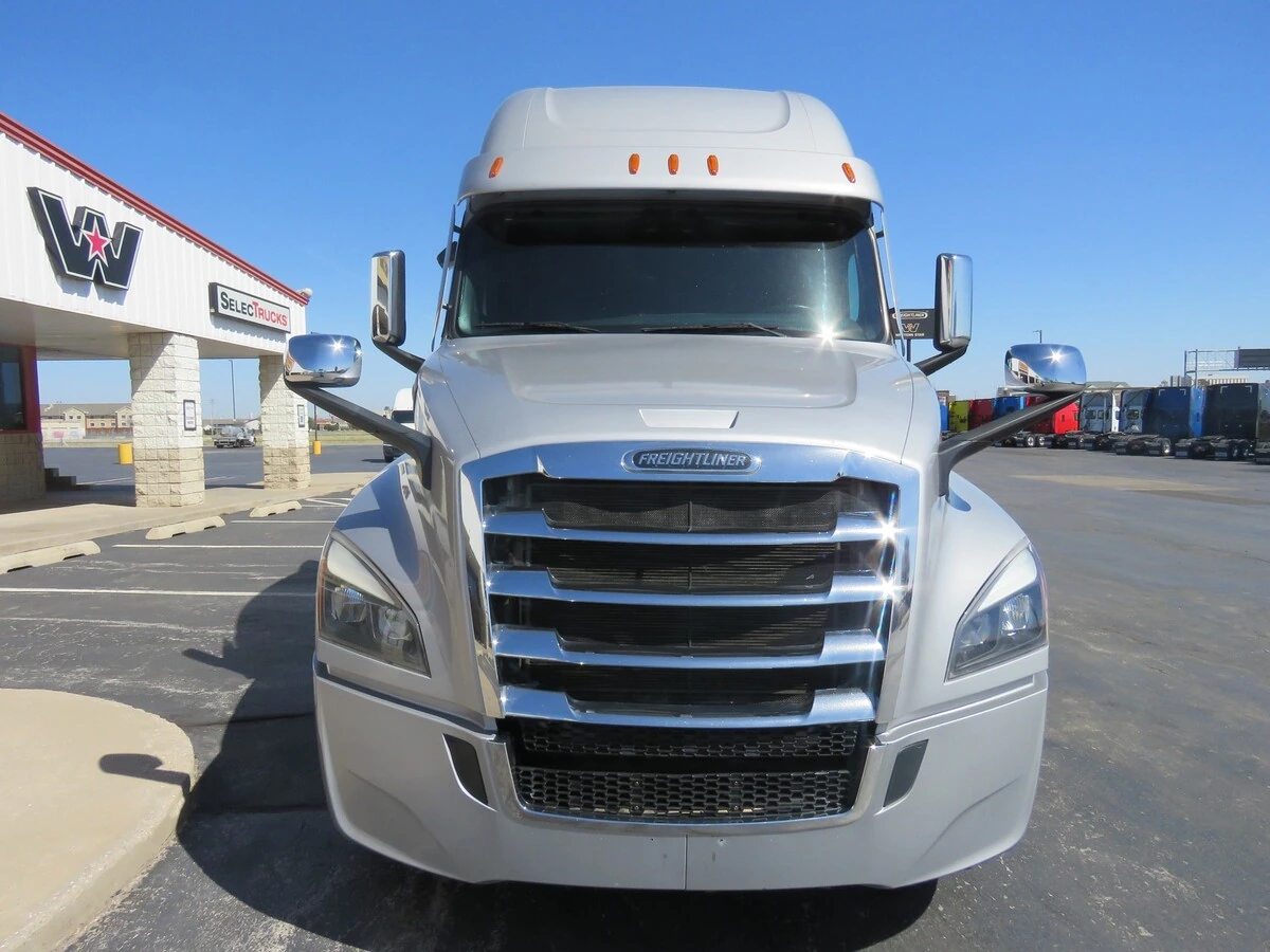 2022 Freightliner Cascadia - image 11