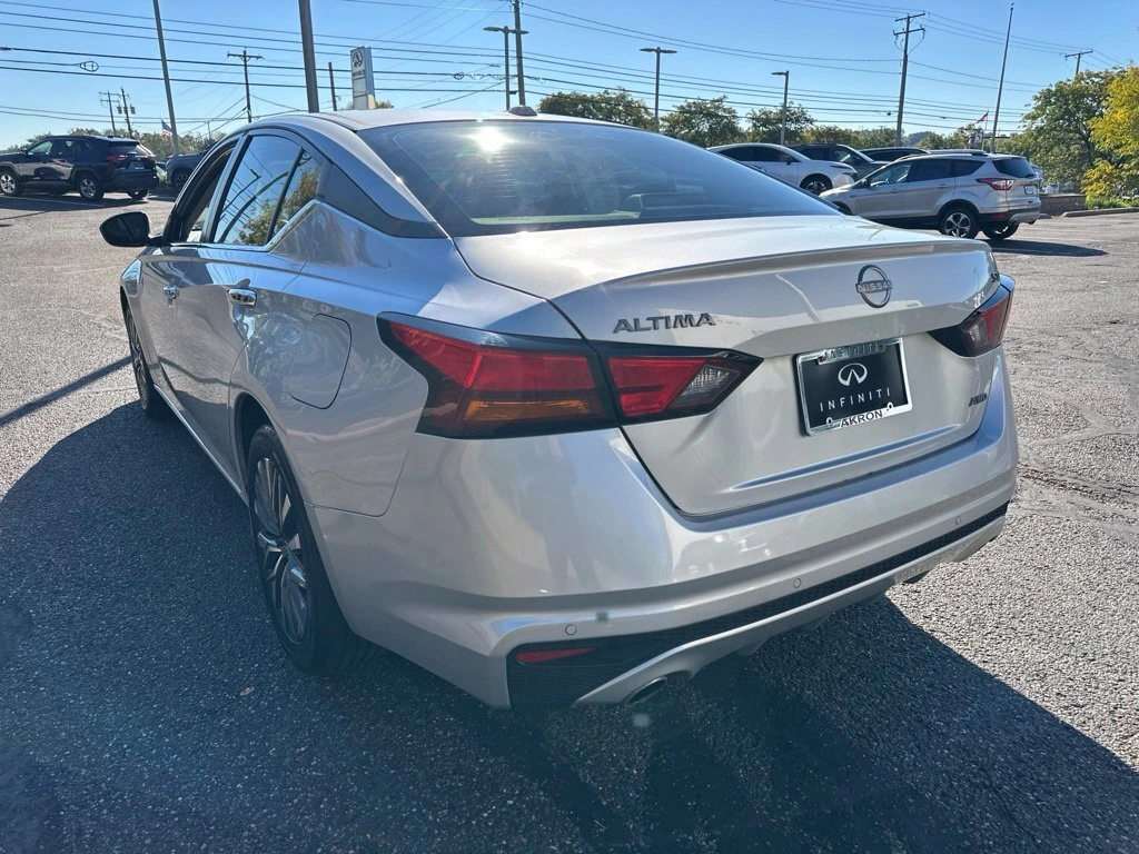 2023 Nissan Altima SV - Photo 12