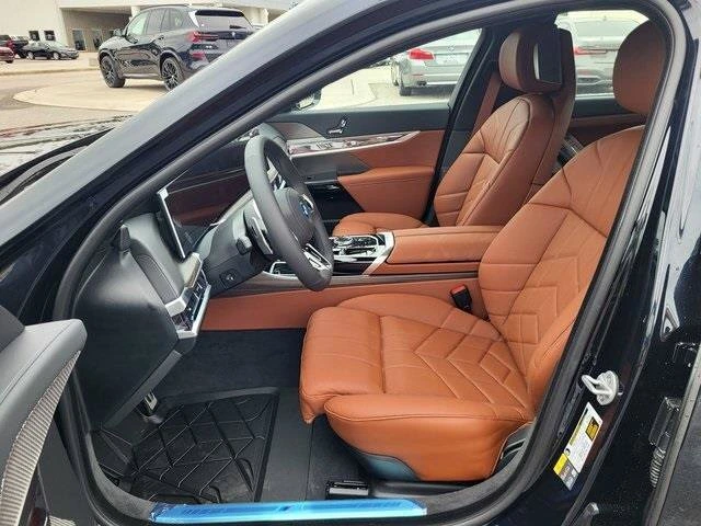2026 BMW 7 Series 750e - Photo 11