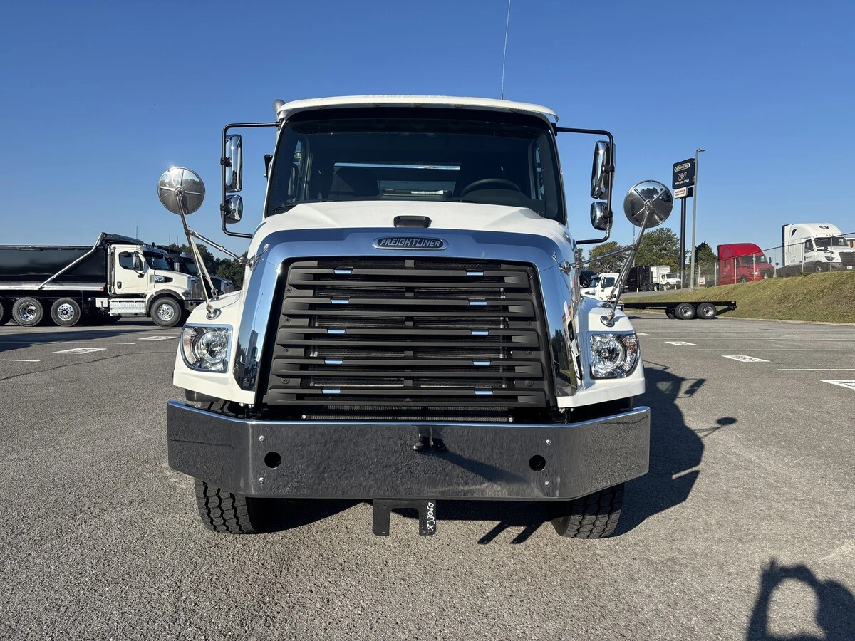 2027 Freightliner 114SD — photo 2