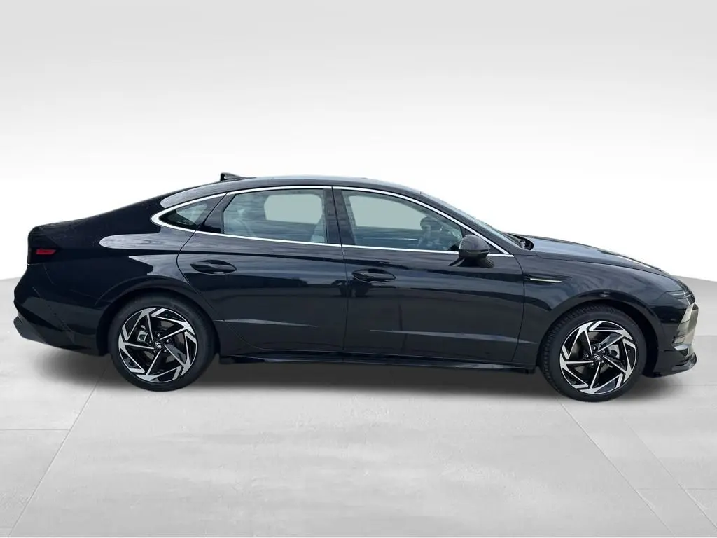 2026 Hyundai Sonata SEL Sport photo 5
