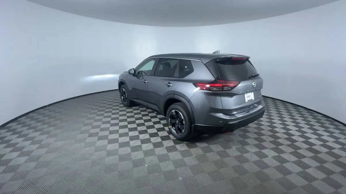 2026 Nissan Rogue SV photo 4