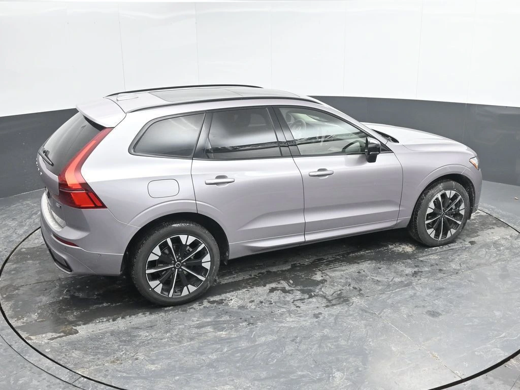 2026 Volvo - image 30