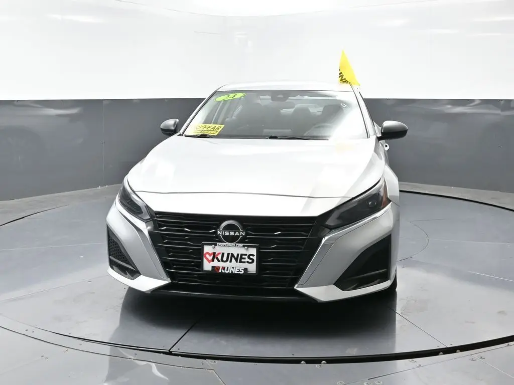 2024 Nissan Altima 2.5 SV photo 4