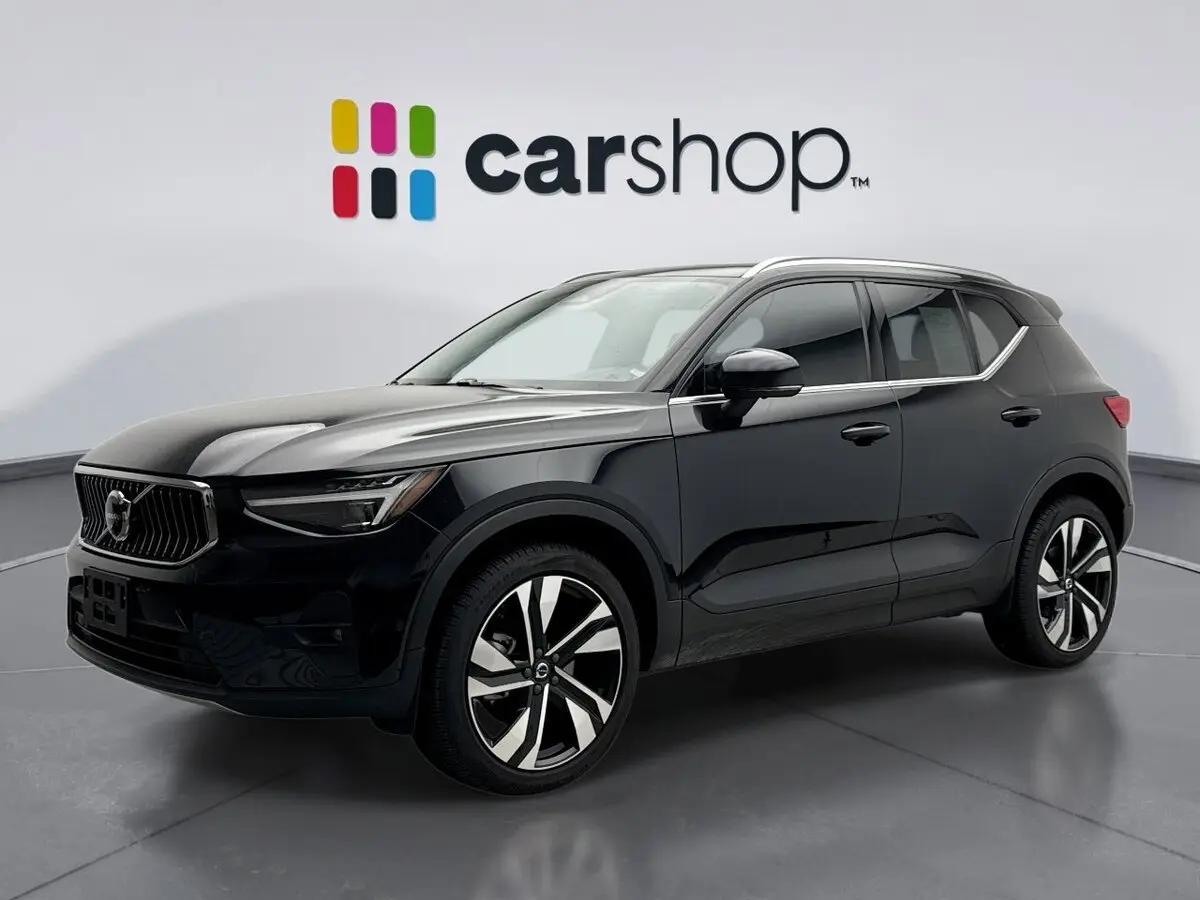 2025 Volvo XC40 Plus