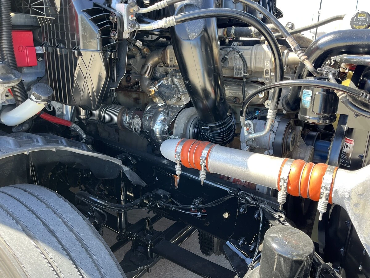 2022 Freightliner Cascadia - image 15