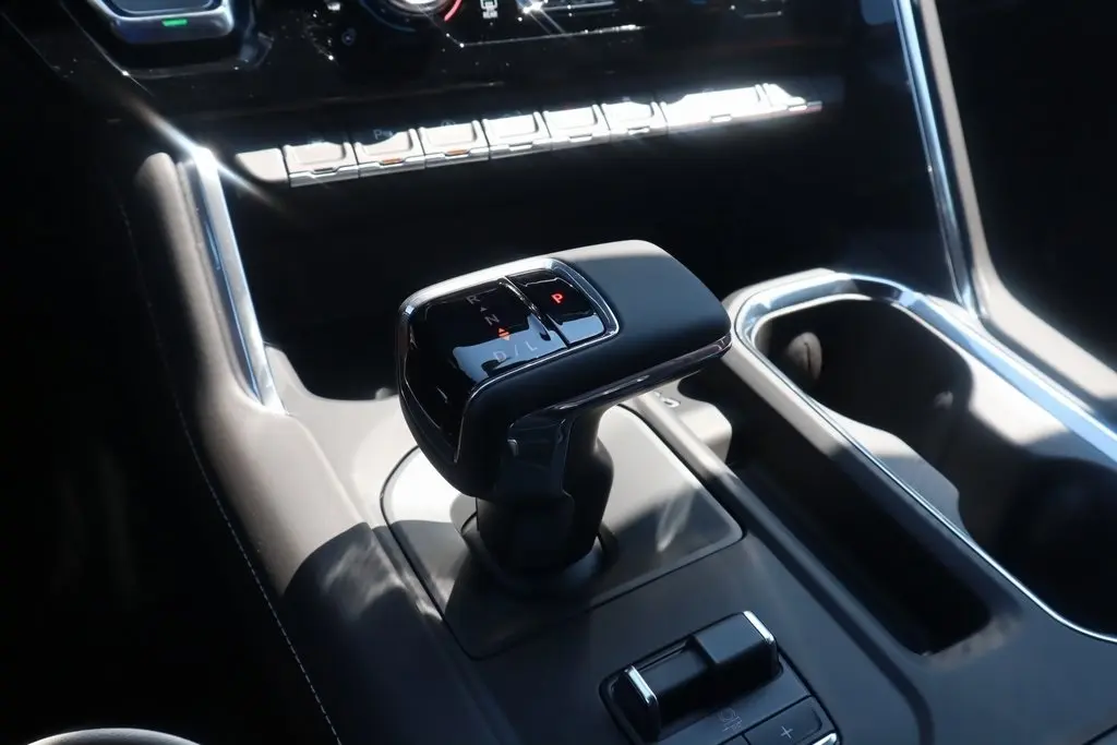 2026 Gmc Sierra 1500 Denali Ultimate photo 11