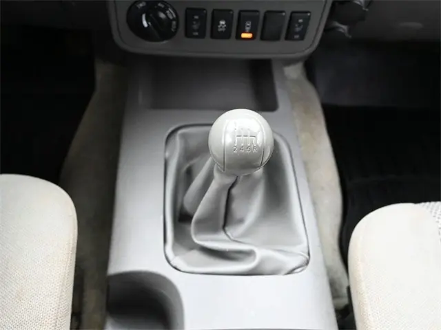 2016 Nissan Frontier SV photo 15