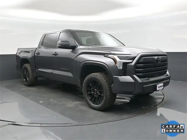 2022 Toyota Tundra SR5's photo