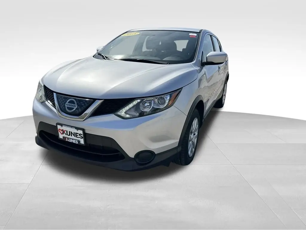 Used 2018 Nissan Rogue Sport S with VIN JN1BJ1CP6JW156081 for sale in Davenport, IA