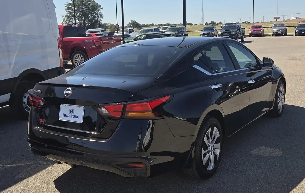 2024 Nissan Altima 2.5 S photo 6