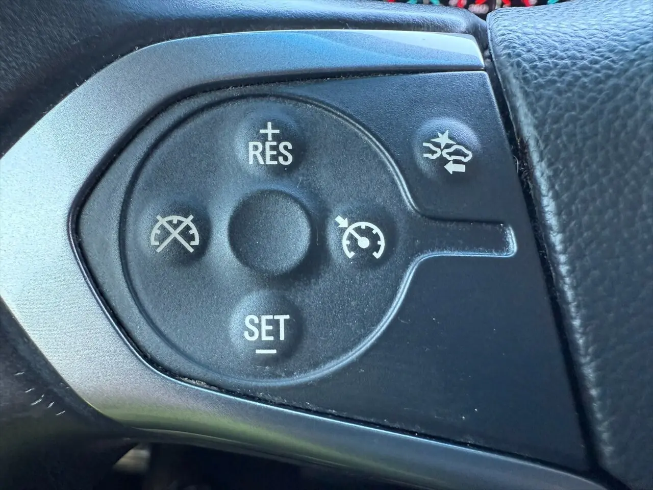 2016 Chevrolet Suburban LT photo 32