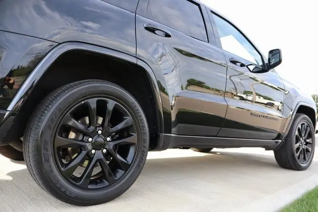2020 Jeep Grand Cherokee Altitude photo 27