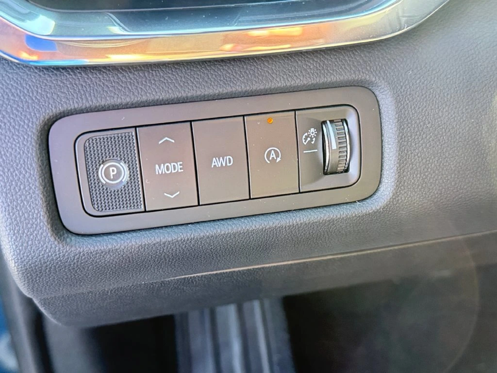 2027 GMC Acadia Denali Ultimate - Photo 16