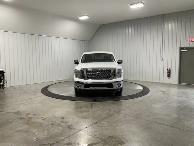 Used 2018 Nissan Titan SV with VIN 1N6AA1EJXJN516506 for sale in Roanoke, IN
