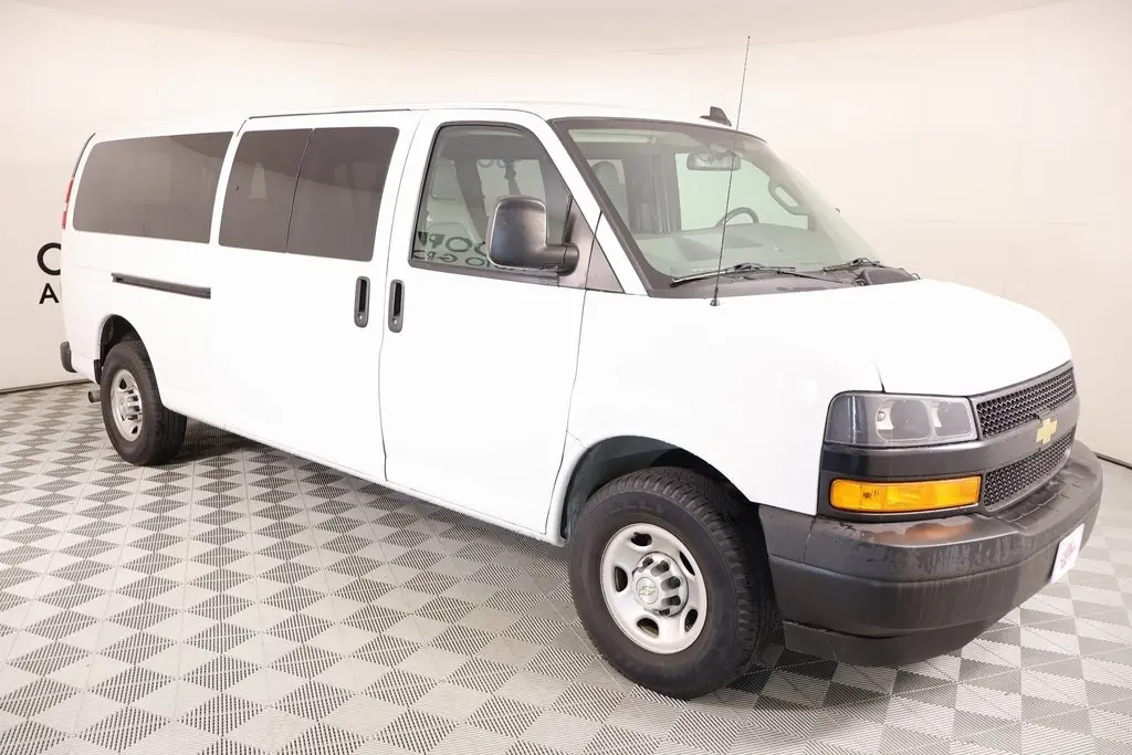 2020 Chevrolet Express Passenger LS's photo