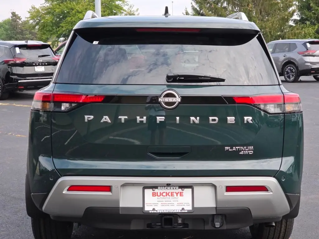 2025 Nissan Pathfinder Platinum photo 9