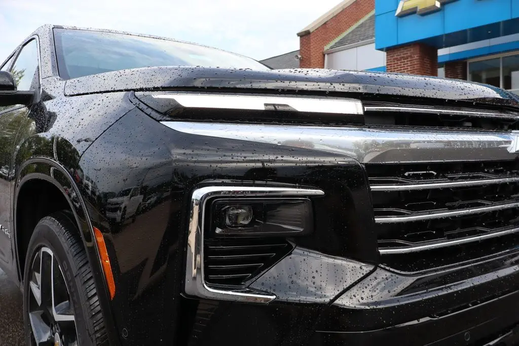 2026 Chevrolet Traverse High Country photo 2